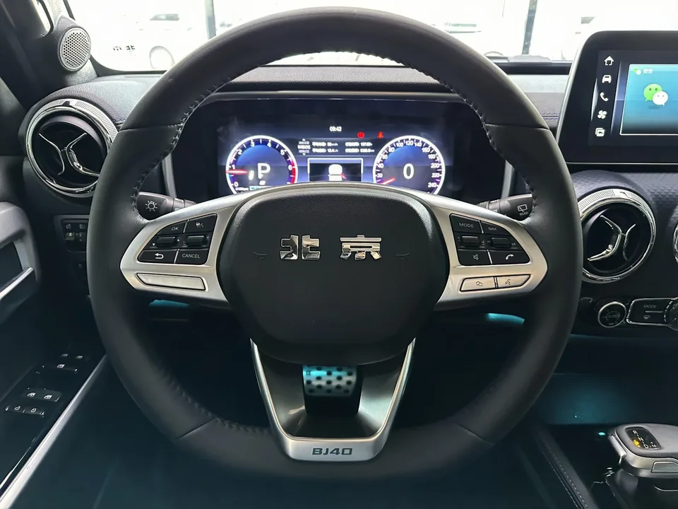BAIC Beijing Off-road BJ40 Beijing Off-road BJ40 2023 2.0T Automatic 4WD City Hunter Edition Knight Edition 2025 — миниатюра 4