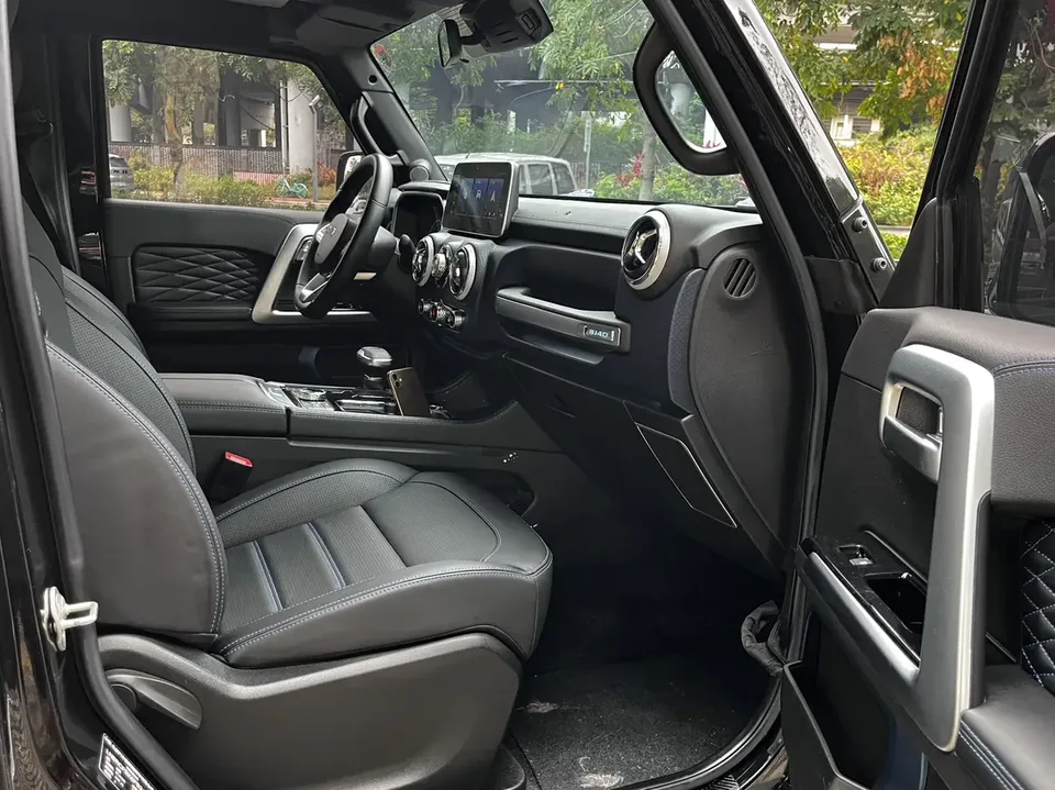 BAIC Beijing Off-road BJ40 Beijing Off-road BJ40 2023 2.0T Automatic 4WD City Hunter Edition Knight Edition 2023 — миниатюра 4