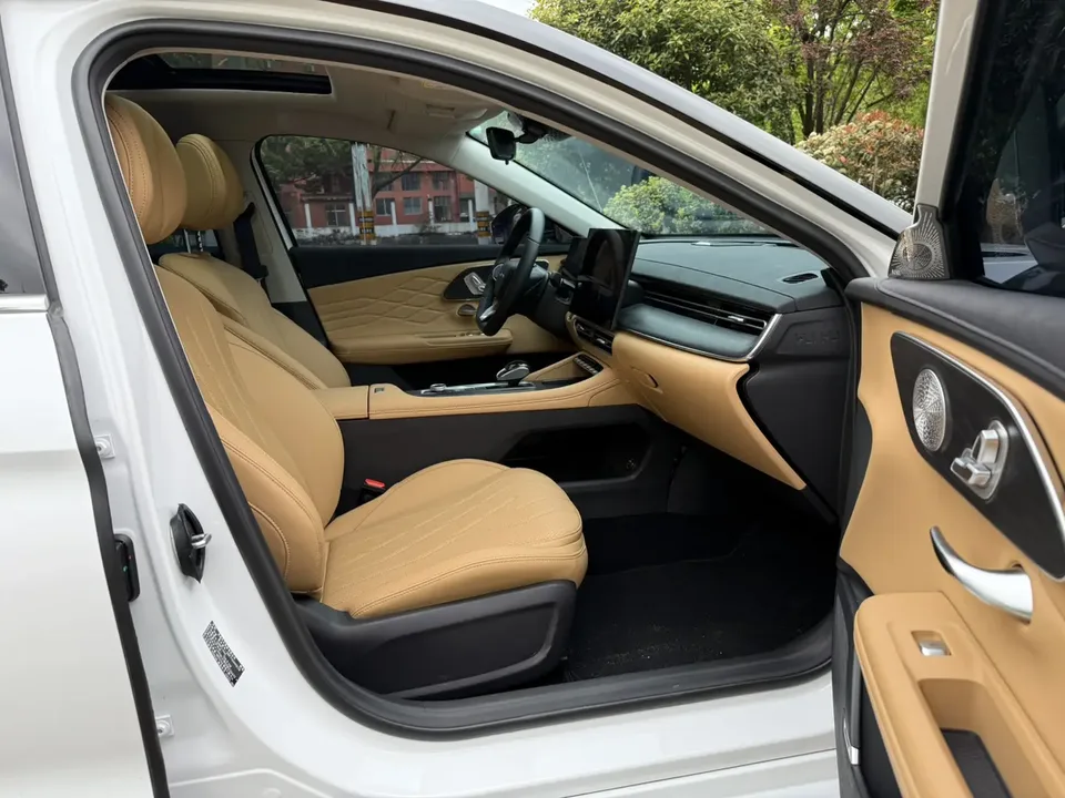Chery Arrizo 8 PRO 290TGDI DCT Luxury Edition 2025 — миниатюра 5