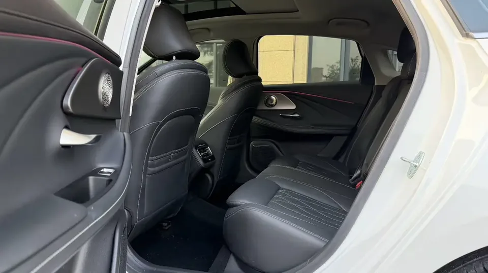 Chery Arrizo 8 1.6TGDI DCT Rui 2024 — миниатюра 3