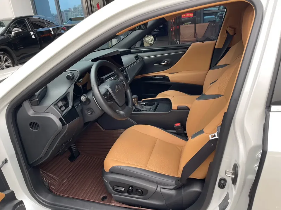 Lexus ES 200 Excellence Edition 2024 — миниатюра 5