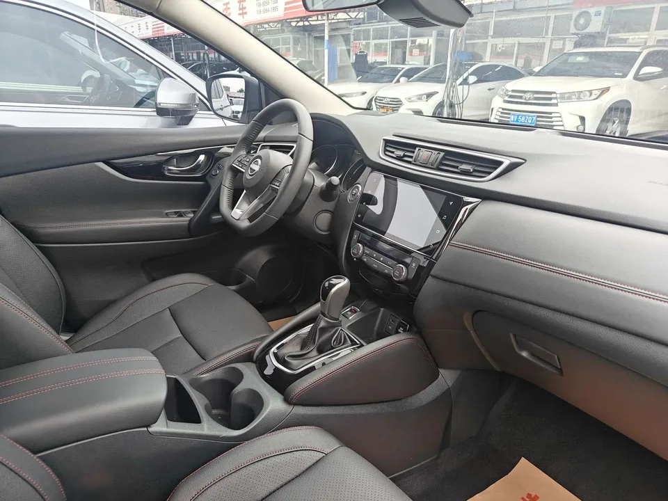 Nissan Qashqai Classic 2.0L Leading Edition 2024 — миниатюра 3