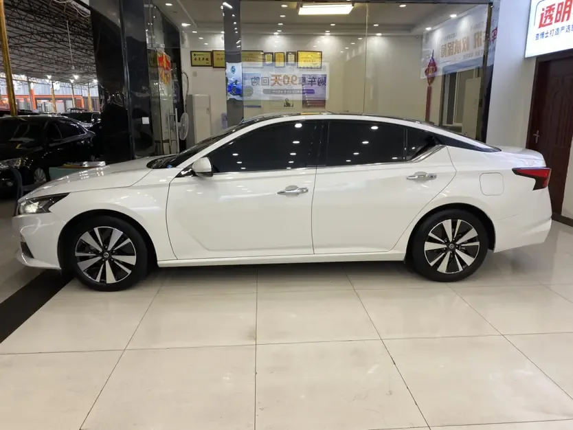 Nissan Altima Teana 2021 2.0L XL Comfort Edition 2022 — миниатюра 4