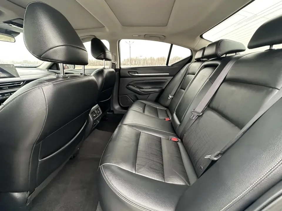 Nissan Altima Sound of nature 2022 2.0L XL-TLS Enjoy Edition 2023 — thumbnail 3