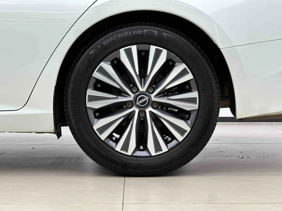Nissan Altima Teana 2.0L XL-TLS Enjoy Edition 2023 — миниатюра 4