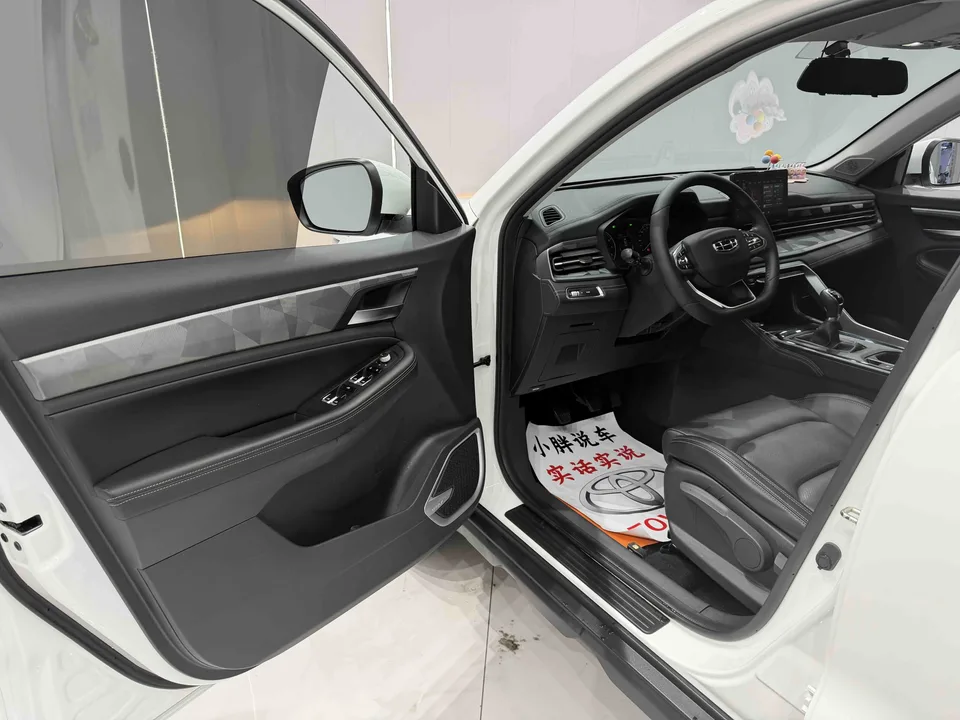 Geely Vision X6 PRO 1.4T Manual Premium Type 2022 — миниатюра 5