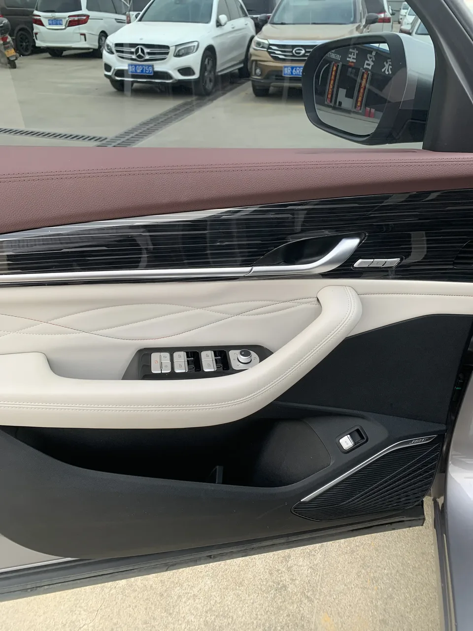 Geely Monjaro 2.0TD DCT EVO 2WD Smart Edition 2024 — миниатюра 3