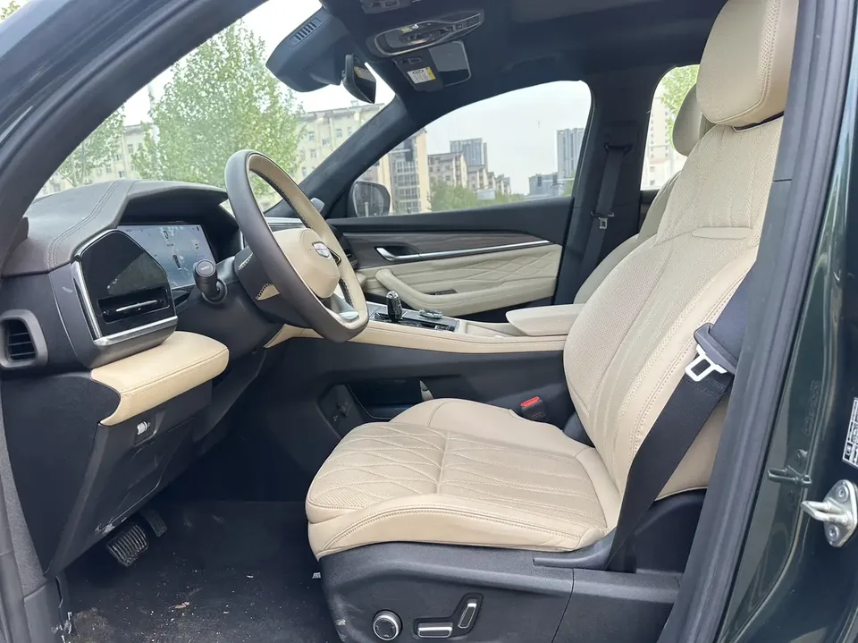 Geely Monjaro Xingyue L 2025 2.0TD High Power Automatic 2WD Dongfang Yao Lanxing Edition 2024 — миниатюра 3