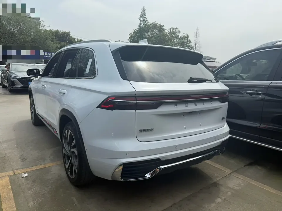 Geely Monjaro 2.0TD DCT EVO 2WD Smart Edition 2022 — миниатюра 4