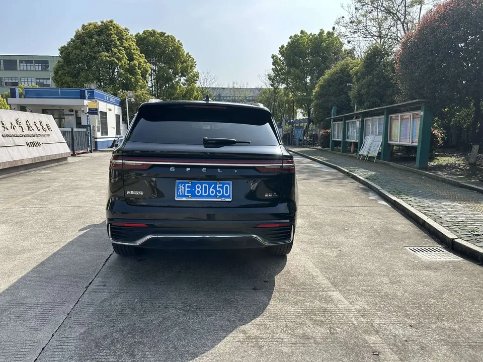 Geely Monjaro 2.0TD DCT EVO 2WD flagship model 2023 — миниатюра 2