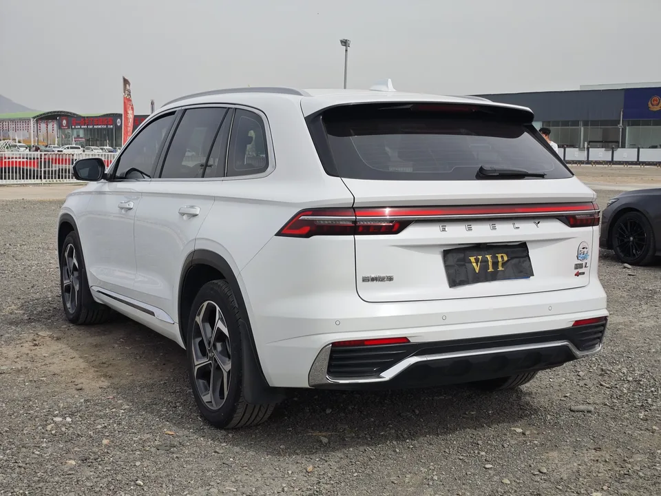 Geely Monjaro 2.0TD DCT EVO 2WD Premium Edition 2022 — миниатюра 4