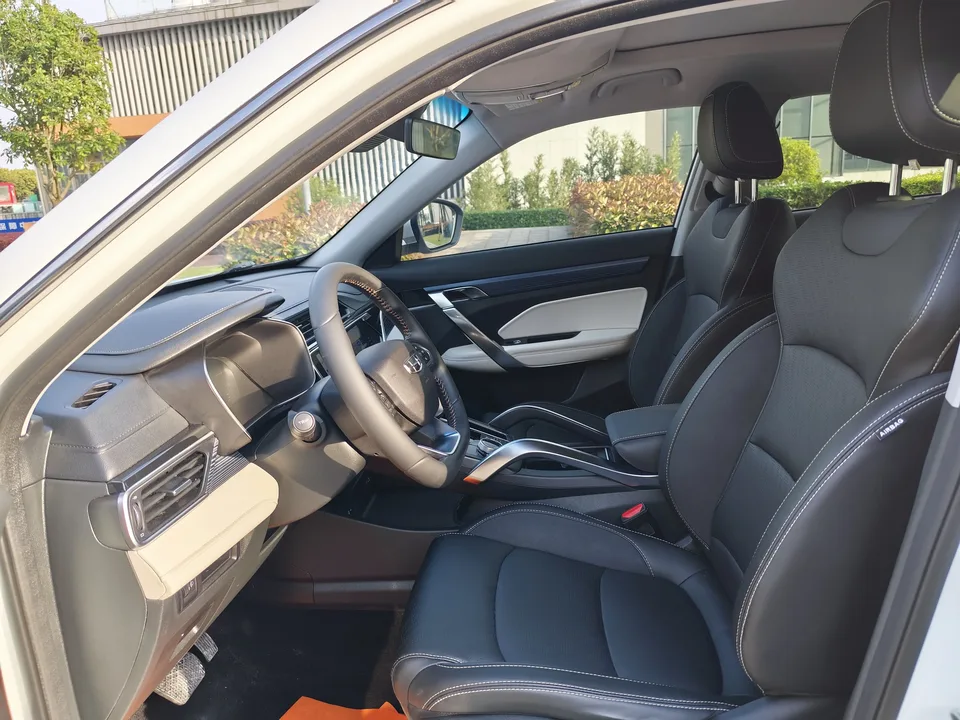 Geely Atlas Boyue 2022 Boyue X 1.8TD DCT Intelligent Edition 2022 — миниатюра 3