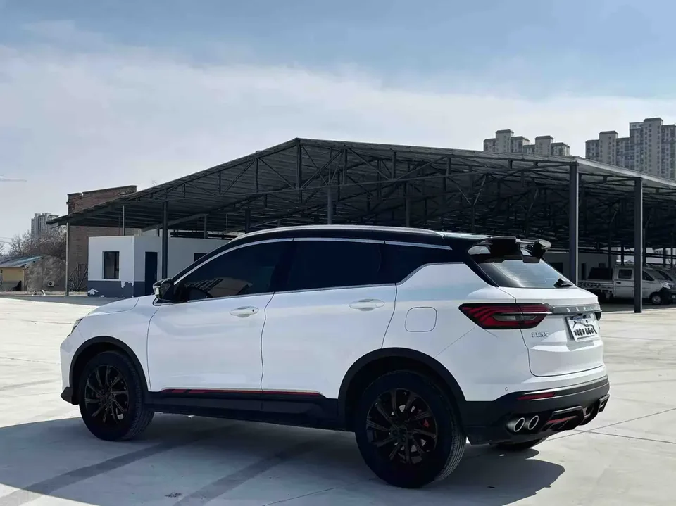 Geely Coolray SX11 240T DCT Platinum Edition 2023 — миниатюра 4