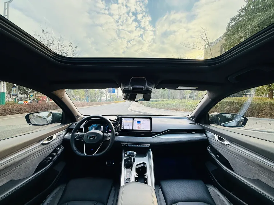 Geely Xing Rui Xingrui 2023 2.0T only available in green version 2023 — миниатюра 5