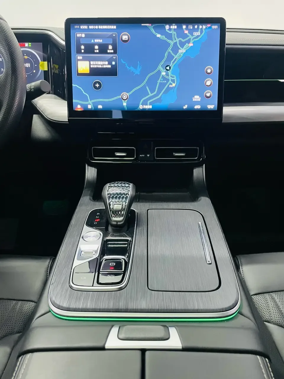 GAC Trumpchi GS8 Trumpchi GS8 2024 Pilot Series 2.0TGDI 4WD Luxury Smart Edition 2024 — миниатюра 3