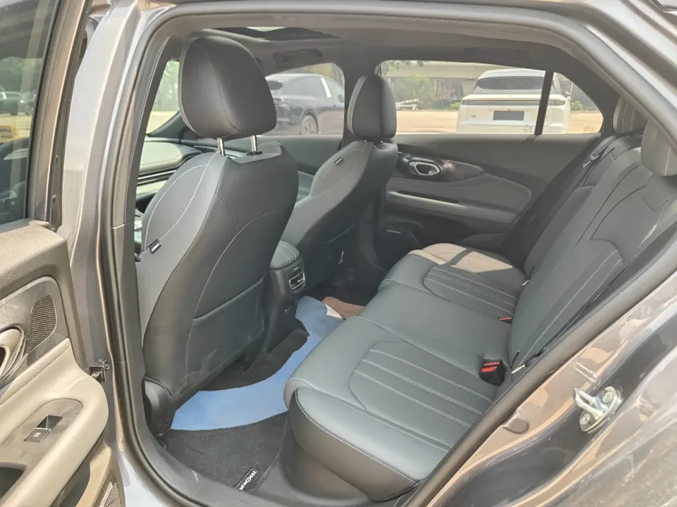 GAC Trumpchi Shadow Leopard 270T DCT R-Style 2025 — миниатюра 4