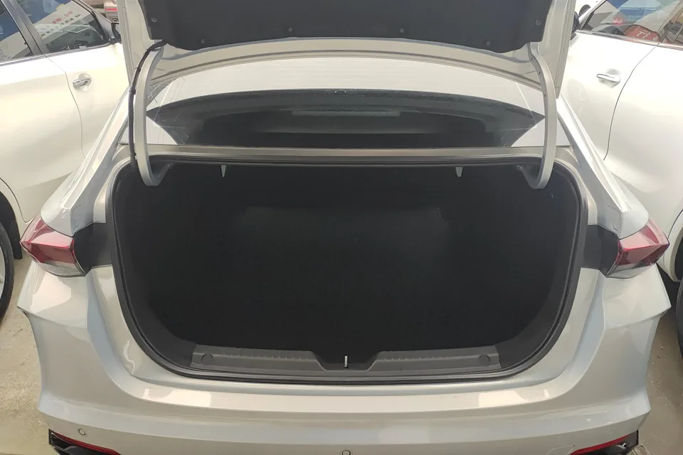 GAC Trumpchi Shadow Leopard Shadow Leopard 2023 2.0L DHT High Energy Hybrid Edition 2025 — миниатюра 4