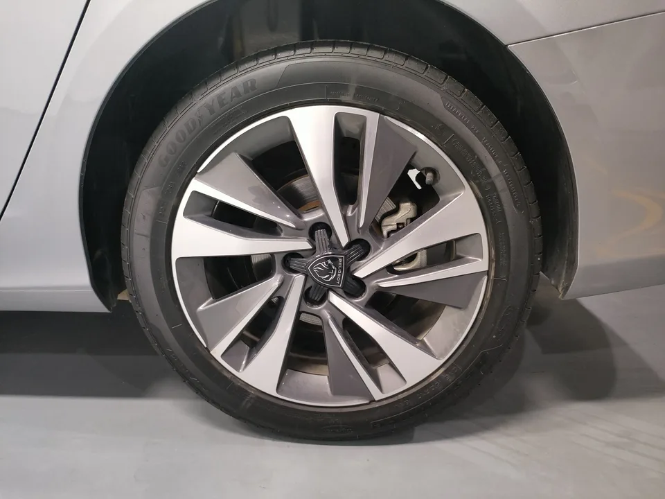 Peugeot 408 2025