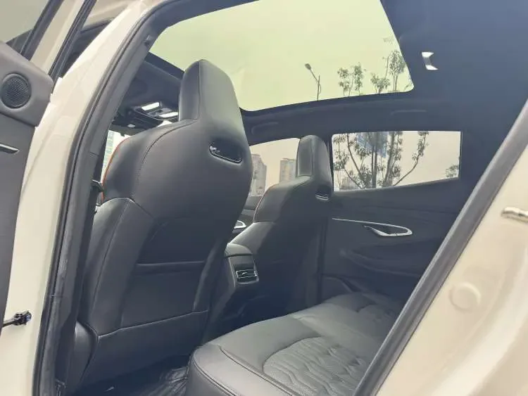 Changan UNI-T Changan UNI-T 2022 1.5T Sports Edition Premium Edition 2023 — миниатюра 3