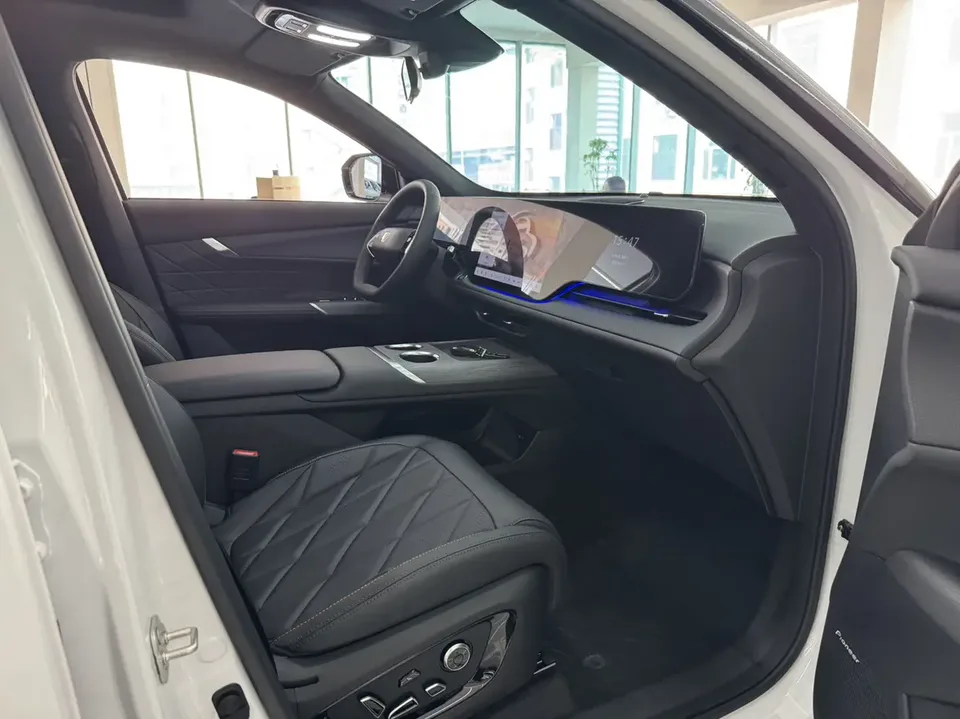 Changan CS75PLUS Changan CS75 PLUS 2025 fourth generation 1.5T New Blue Whale Smart Flagship 2025 — миниатюра 3