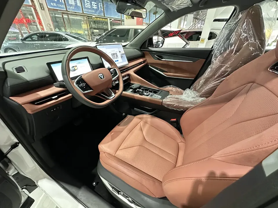 Changan CS75PLUS Changan CS75 PLUS 2026 Third Generation Smart Champion Edition 1.5T New Blue Whale Intelligent Navigation Model 2026 — миниатюра 3