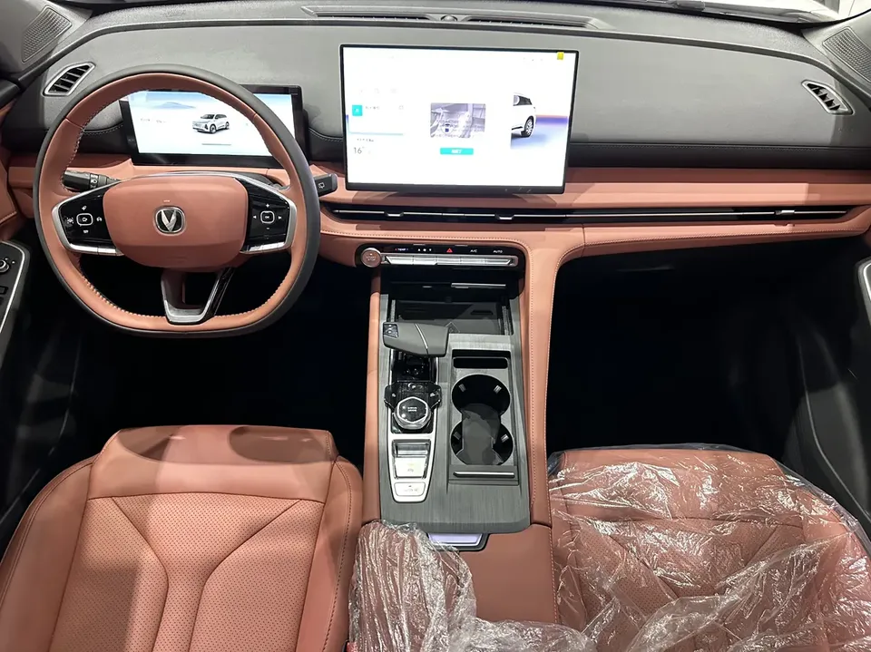 Changan CS75PLUS Changan CS75 PLUS 2026 Third Generation Smart Champion Edition 1.5T New Blue Whale Intelligent Navigation Model 2026 — миниатюра 5