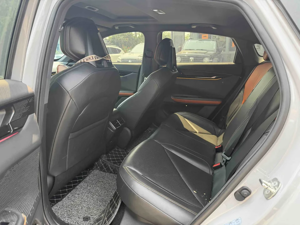 Changan UNI-V iDD 113km Smart Fun Edition 2023 — миниатюра 5