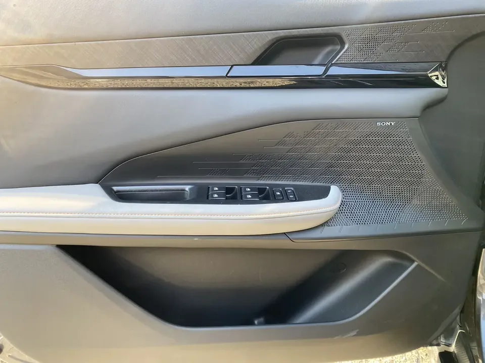 Changan UNI-V 1.5T Smart Pilot Edition 2022 — миниатюра 3
