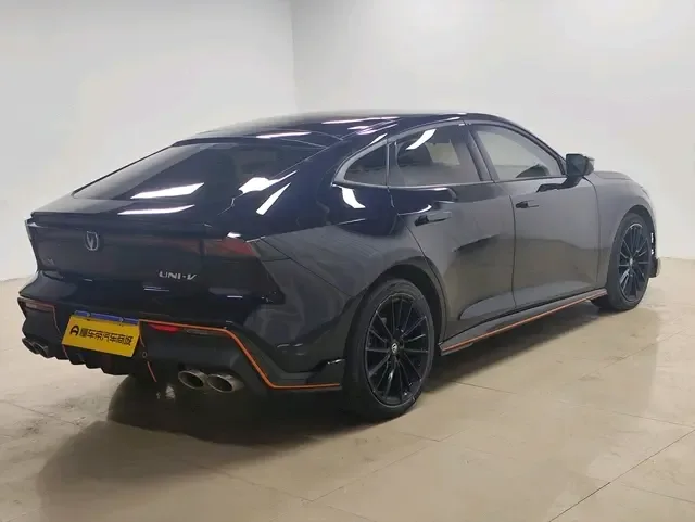 Changan UNI-V 1.5T Sports Edition 2024 — миниатюра 4