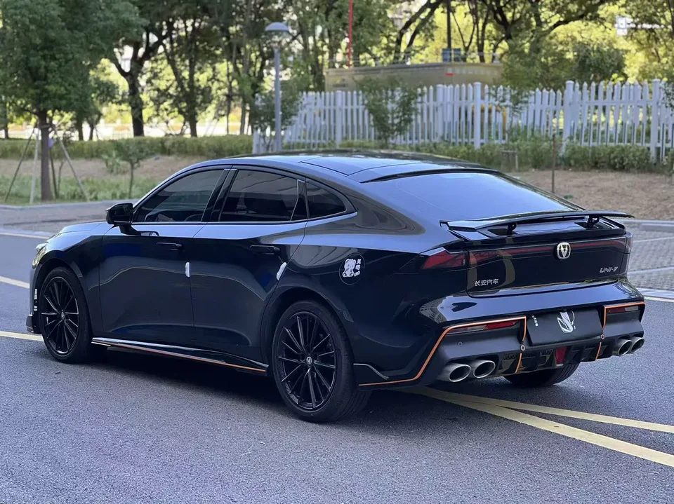 Changan UNI-V 1.5T Sports Edition 2022 — миниатюра 5
