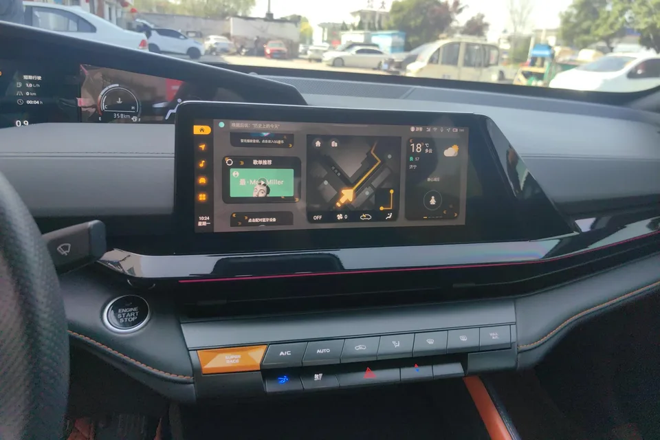 Changan UNI-V 1.5T Premium Edition 2023 — миниатюра 4