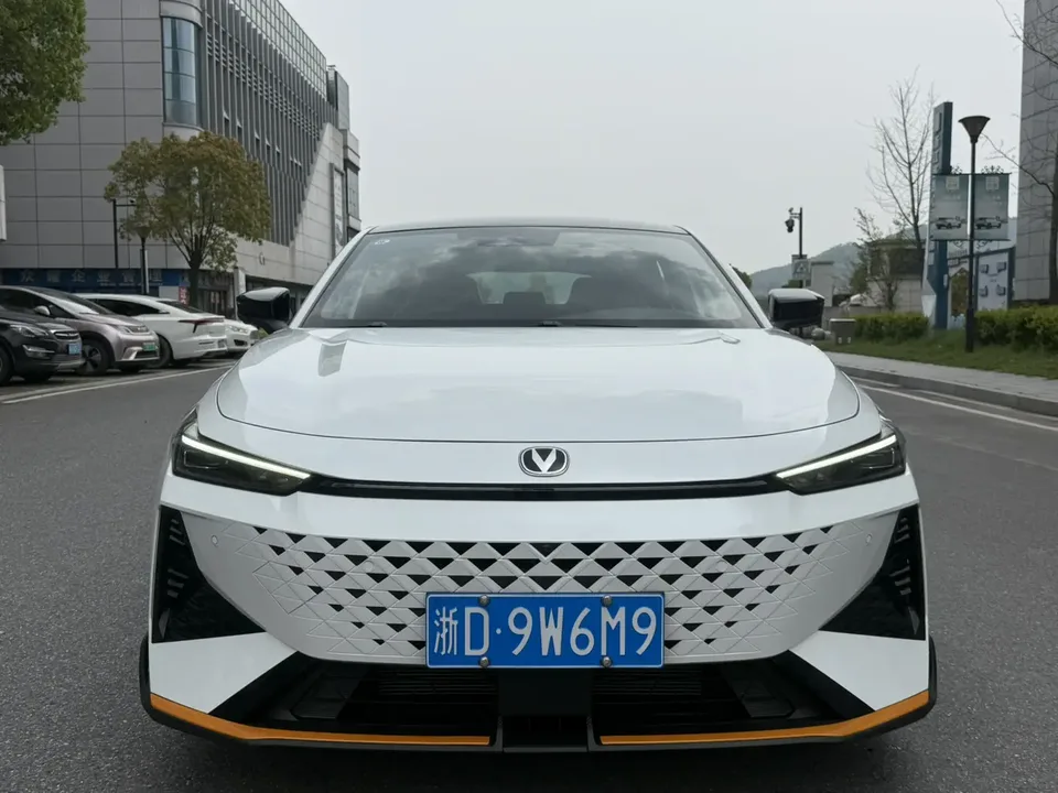 Changan UNI-V 2024