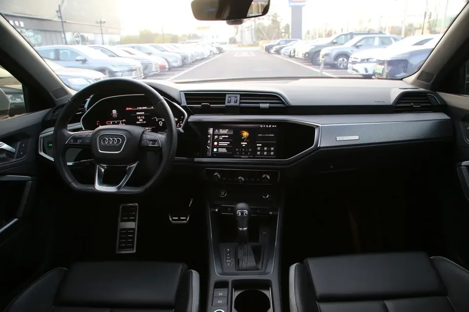 Audi Q3 Audi Q3 2024 35 TFSI Fashion Dynamic Edition 2024 — миниатюра 3
