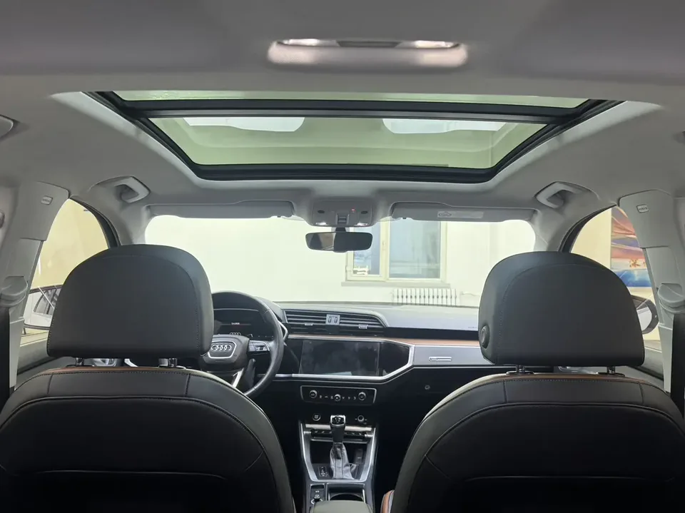 Audi Q3 Audi Q3 2022 35 TFSI Fashionable and Elegant 2022 — миниатюра 3