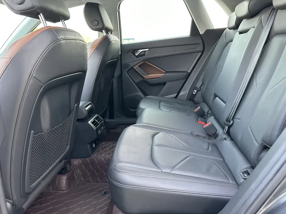 Audi Q3 Audi Q3 2022 35 TFSI Fashionable and Elegant 2022 — миниатюра 4