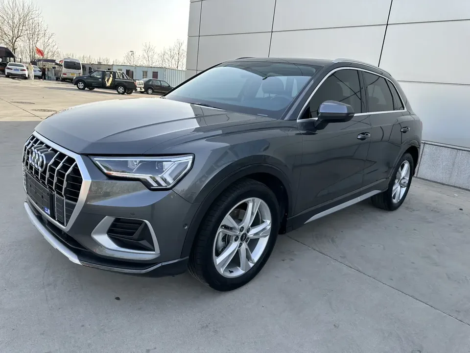 Audi Q3 Audi Q3 2022 35 TFSI Fashionable and Elegant 2022 — фото 1, купить с доставкой в Москву