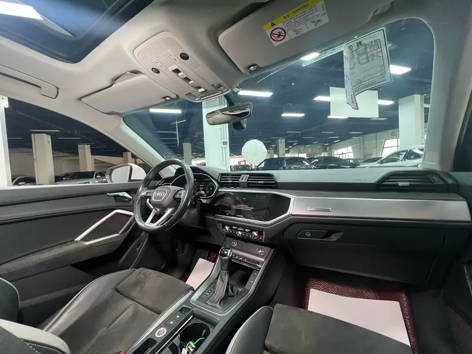 Audi Q3 Audi Q3 2022 35 TFSI aggressive and dynamic model 2022 — миниатюра 5