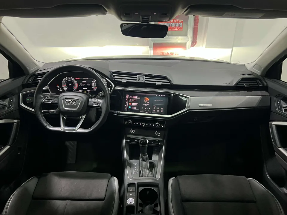 Audi Q3 Audi Q3 2022 35 TFSI Fashionable and Dynamic 2022 — миниатюра 4