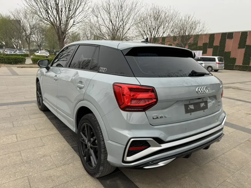 Audi Q2L Audi Q2L 2022 35 TFSI Fashionable and Elegant 2023 — миниатюра 2