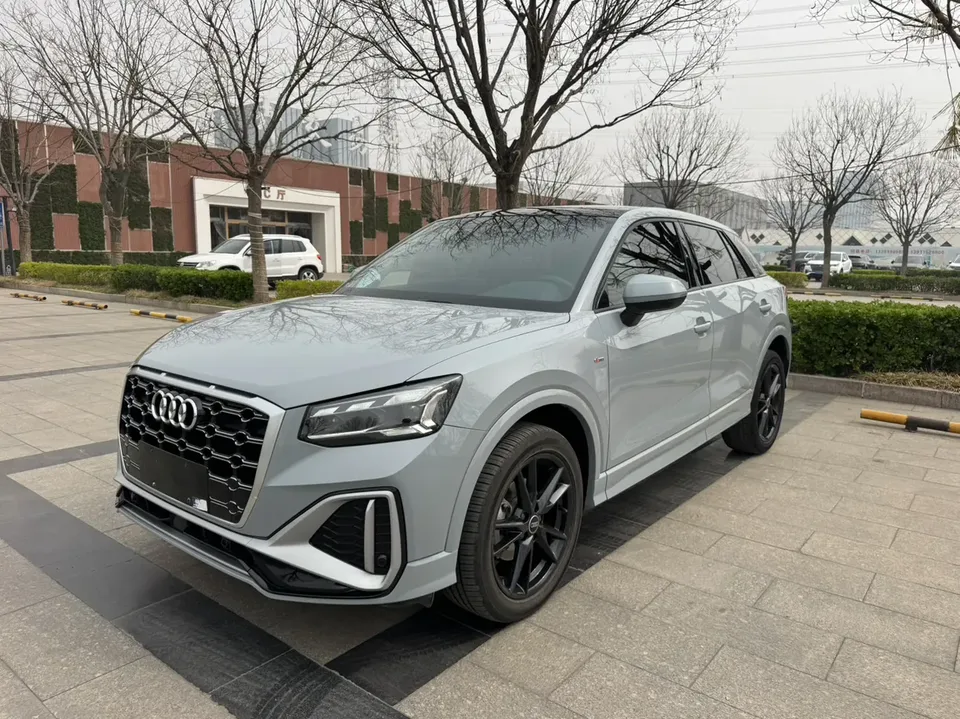Audi Q2L Audi Q2L 2022 35 TFSI Fashionable and Elegant 2023 — фото 1, купить с доставкой в Москву