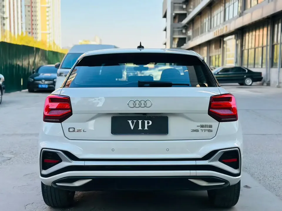 Audi Q2L Audi Q2L 2022 35 TFSI aggressive and dynamic model 2023 — миниатюра 2