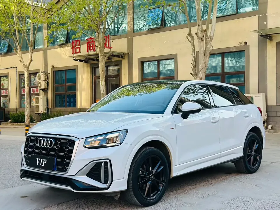 Audi Q2L Audi Q2L 2022 35 TFSI aggressive and dynamic model 2023 — фото 1, купить с доставкой в Москву