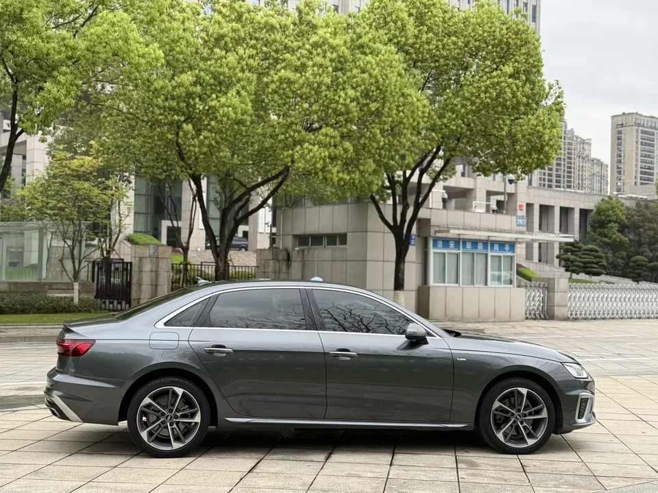 Audi a4 l A4L 2021 40TFSI Advanced Life Edition 2022 — thumbnail 2
