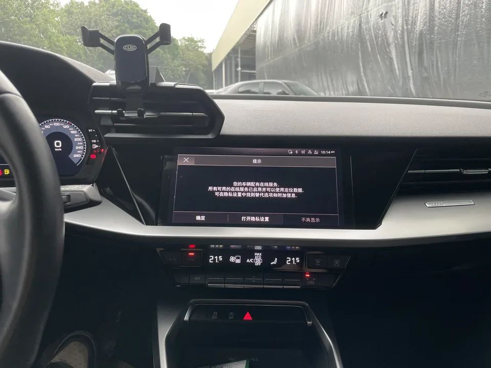 Audi A3 facelift Sportback 35 TFSI aggressive and sporty 2023 — миниатюра 5