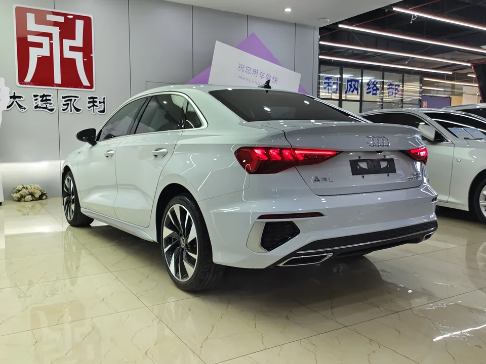 Audi A3 A3L Limousine 35 TFSI Fashion Sports 2022 — миниатюра 2