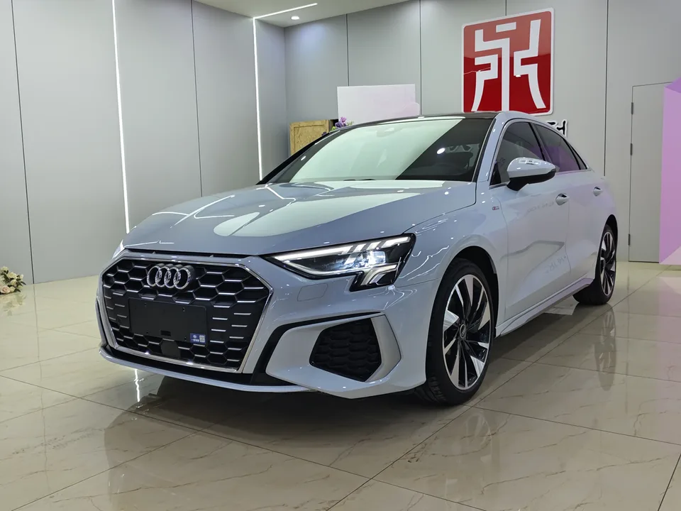 Audi A3 A3L Limousine 35 TFSI Fashion Sports 2022 — фото 1, купить с доставкой в Москву