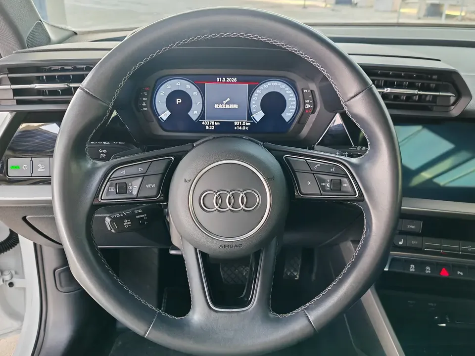 Audi A3 Sportback 35 TFSI stylish and sporty 2023 — миниатюра 5