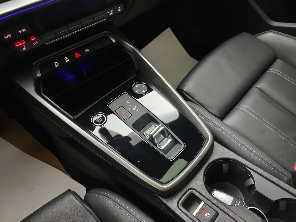 Audi A3 A3L Limousine 35 TFSI Luxurious and Elegant Model 2023 — миниатюра 4