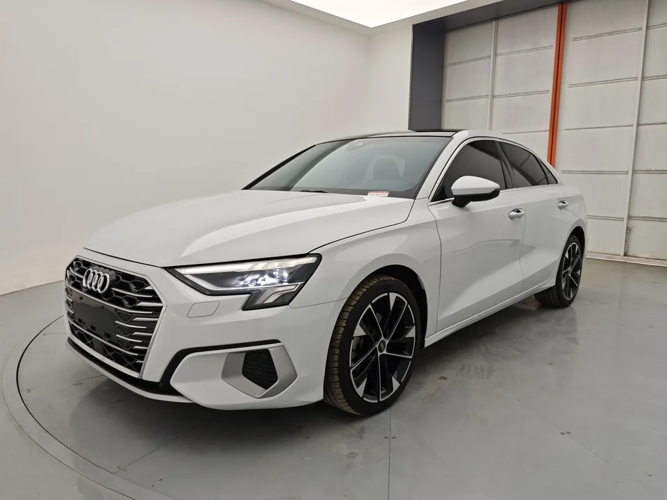 Audi A3 A3L Limousine 35 TFSI Luxurious and Elegant Model 2023 — фото 1, купить с доставкой в Москву