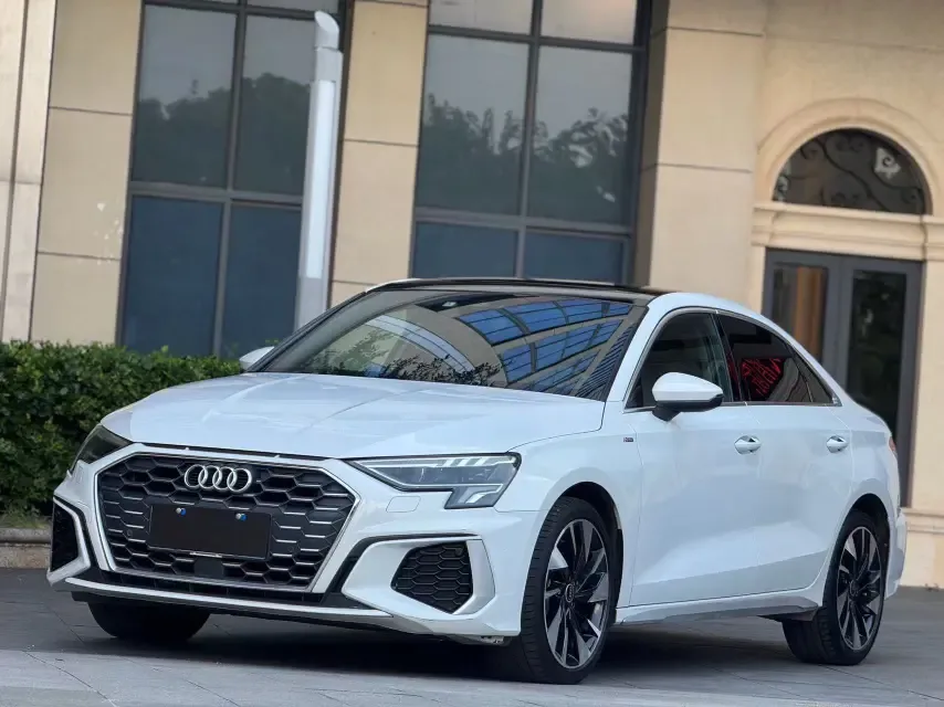 Audi A3 A3L Limousine 35 TFSI Fashionable and Elegant 2023 — фото 1, купить с доставкой в Москву